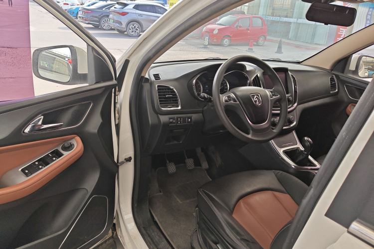 Used Baojun 560 2015 1.8L Manual Elite Edition
