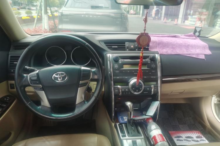 Used Toyota Reiz 2013 2.5V Elite Edition Center Console