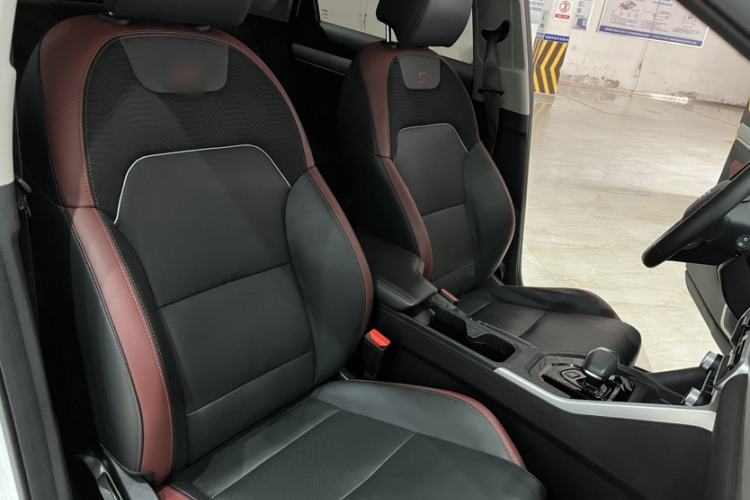 Used Geely Auto Coolray 2021 1.4T DCT Platinum Edition Interior 10