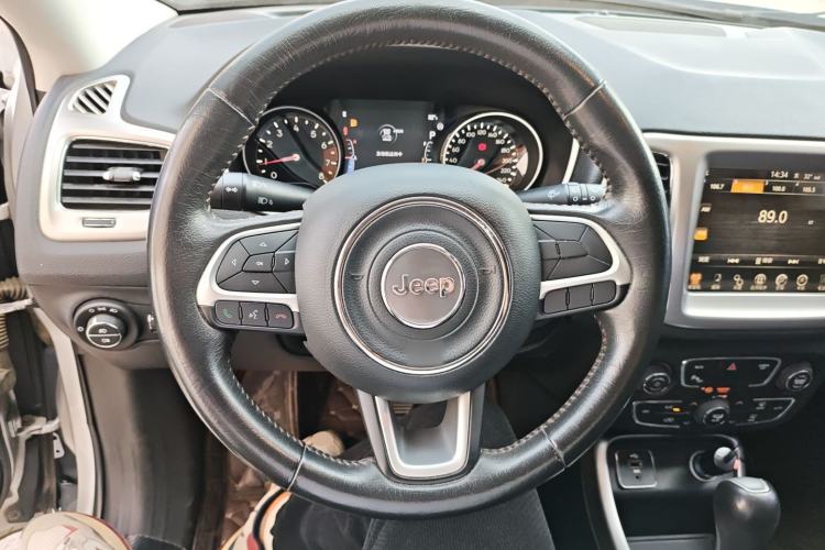 Used Jeep Compass 2017 200T Automatic Family Edition
