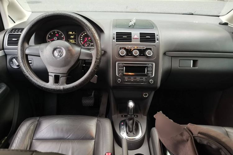 Used Volkswagen Touran 2015 1.4T DSG Comfort Edition 5 Seats
