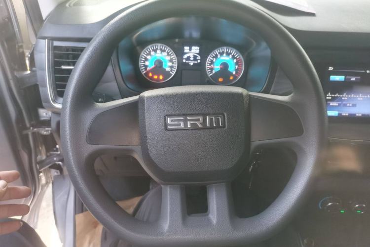 Used Jinbei Gold Hiace 2023 2.0L Passenger Van Travel Lion 5/6/7 Seater