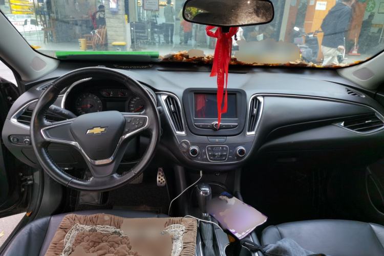 Used Chevrolet Malibu 2017 1.5T Automatic Luxury Edition Center Console