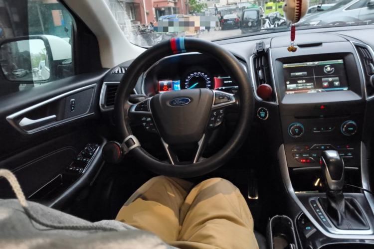 Used Ford Edge 2015 2.0T GTDi Two-Wheel-Drive High-Line Version