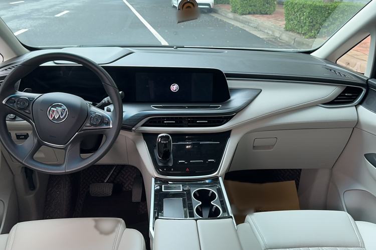 Used Buick GL8 2021 ES Landtrek 653T Comfort Edition
