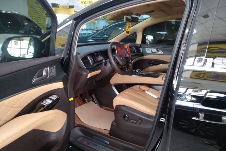 Used Denza D9 2025 DM-i Intelligent Drive 1020 Four-Wheel Drive Flagship Model
