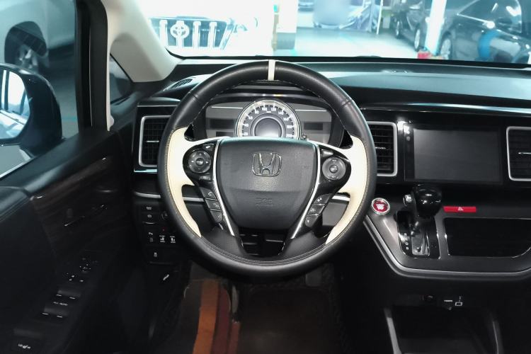 Used Honda Elysion 2016 2.4L Luxury Edition
