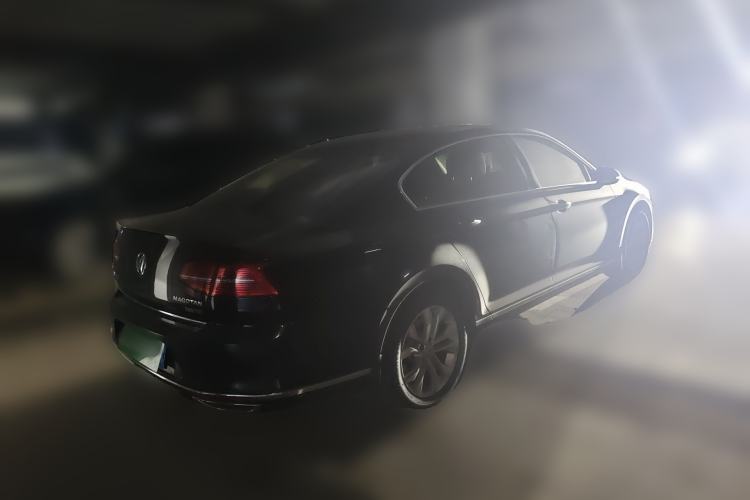 Used Volkswagen Magotan 2018 330TSI DSG Luxury Model Rear Right 45 Deg