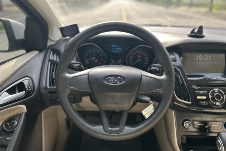 Used Ford Focus 2017 Sedan 1.6L Automatic Comfort Plus SmartDrive Edition Steering Wheel
