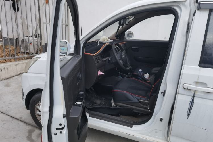 Used Wuling Rongguang V 2016 1.5L Standard Version