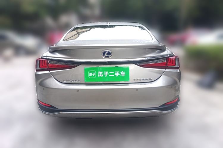 Used Lexus ES 2020 300h Premier Edition