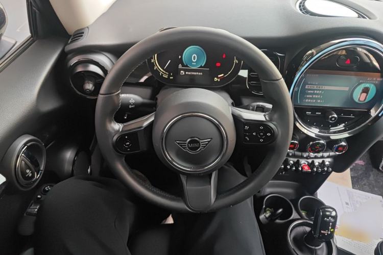 Used MINI 2022 1.5T COOPER Classic Edition