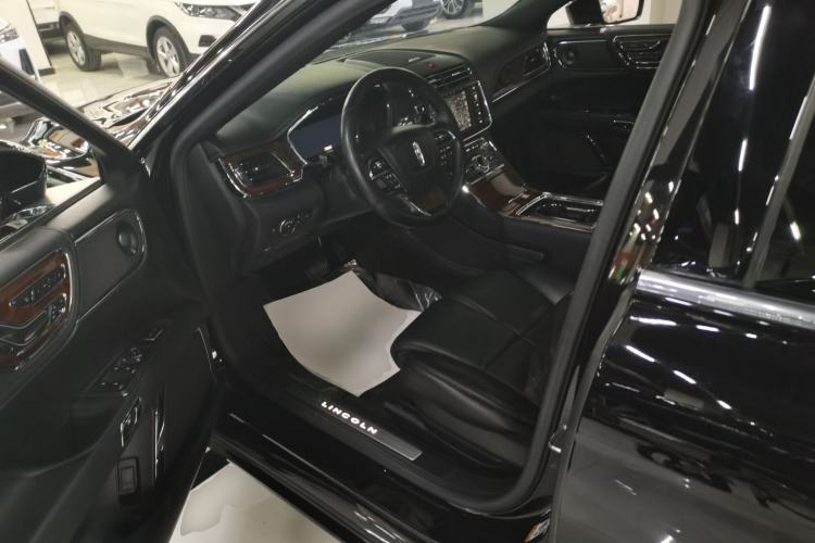 Used Lincoln Continental 2019 2.0T Two-Wheel Drive Prestige Version China VI Standard
