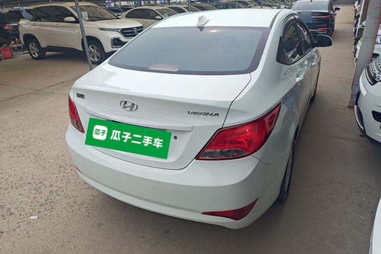 Used Hyundai Verna (older generation) 2014 1.4L Automatic Smart GLS Rear Right 45 Deg
