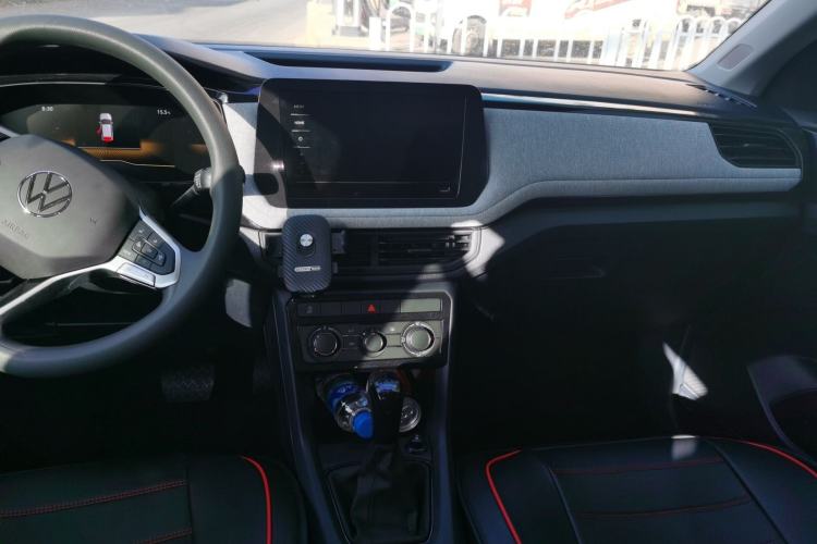 Used Volkswagen Tharu 2026 Model Xinrui 1.5L Rujin Edition Center Console