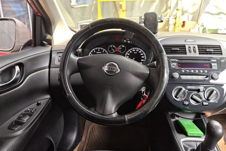 Used Nissan Tiida 2011 1.6L Manual Comfort Edition