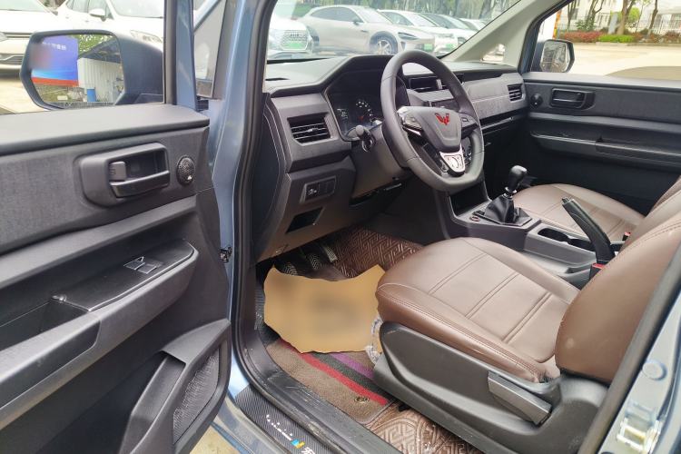 Used Wuling Hongguang PLUS 2020 1.5L Manual Standard Edition 5 Seats Driver Seat