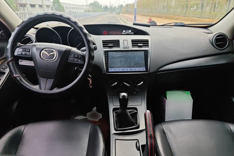 Used Mazda 3 2011 Sedan 1.6L Manual Comfort Model Center Console