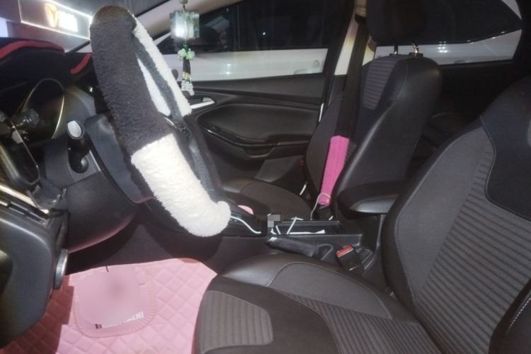 Used Ford Focus 2017 Hatchback 1.6L Automatic Fashion Edition Smart Drive Version
