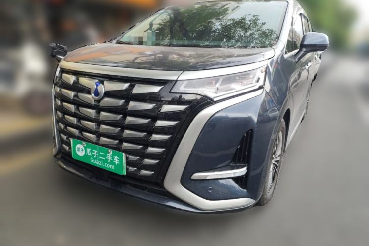 Used Denza D9 2022 DM-i 1040 Prestige Model