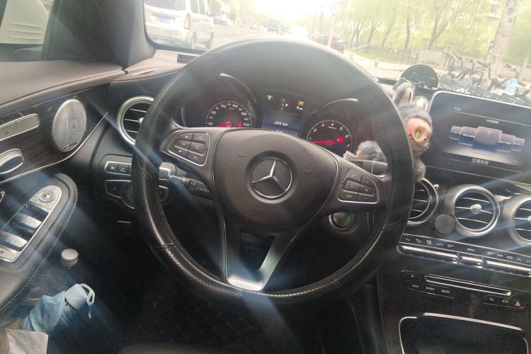 Used Mercedes-Benz GLC 2017 GLC 260 4MATIC Luxury Model Steering Wheel