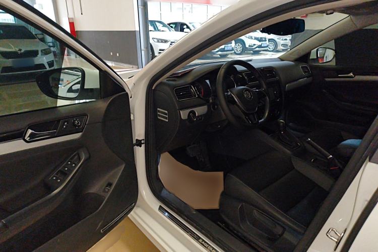 Used Volkswagen Sagitar 2016 230TSI 25th Anniversary Edition
