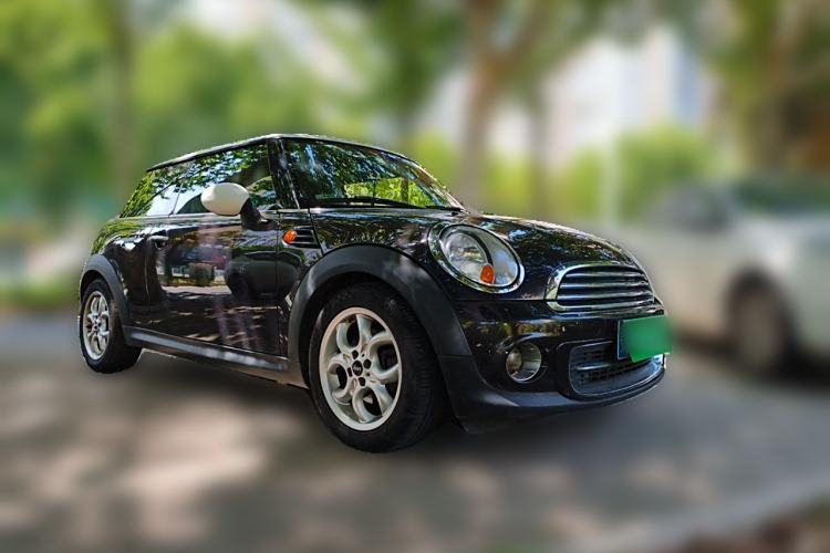 Used MINI 2011 1.6L COOPER Fun Front Right 45 Deg
