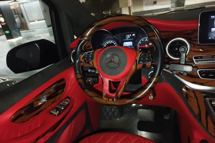 Used Mercedes-Benz V-Class 