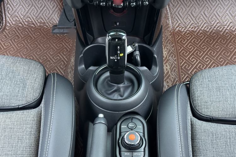 Used MINI 2019 1.5T COOPER Classic Edition Five-Door Version
