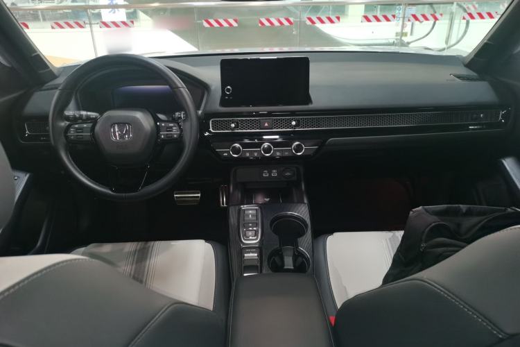 Used Honda Civic 2023 HATCHBACK 2.0L eHEV Extreme Control Edition Center Console