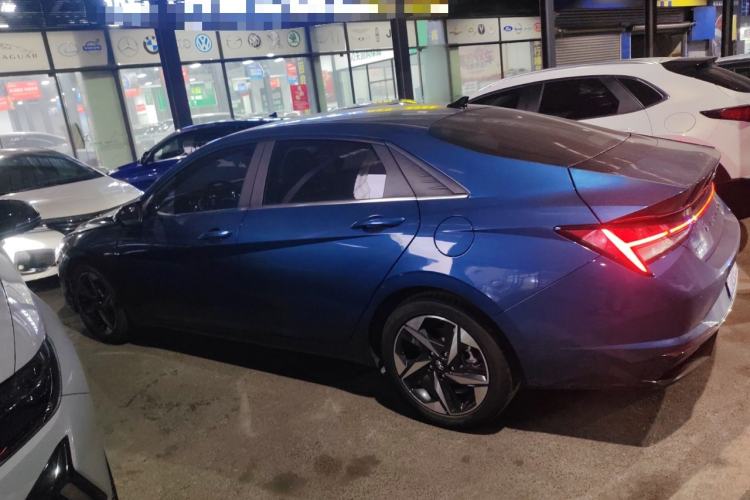 Used Hyundai Elantra 2021 1.5L CVT LUX Prestige Edition