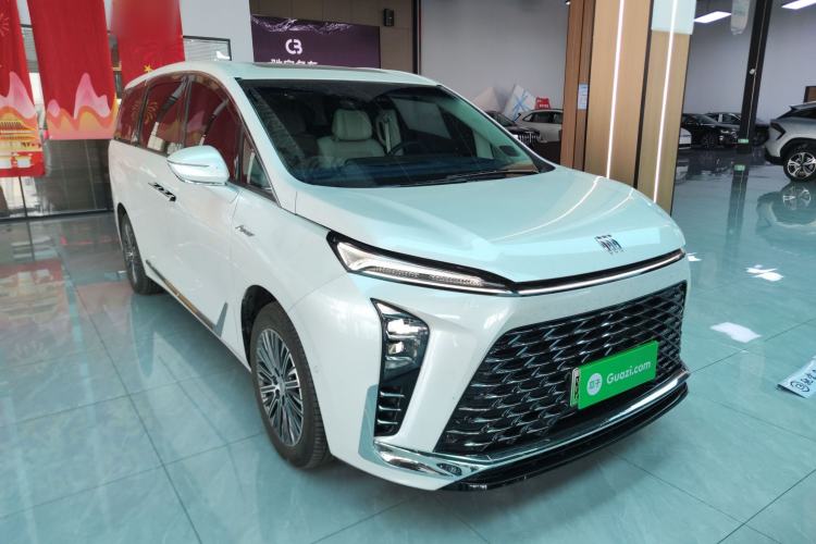 Used Buick GL8 New Energy 2024 Lu Zun Luxury Edition 6-Seater Front Right 45 Deg