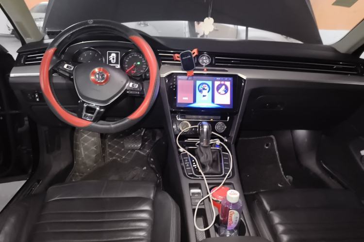 Used Volkswagen Magotan 2017 330TSI DSG Leading Model Interior 2