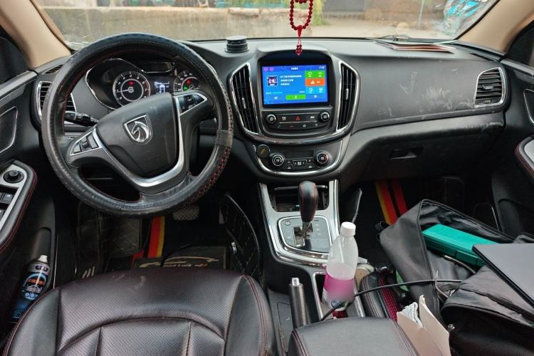 Used Baojun 560 2016 1.8L iAMT Luxury Model Center Console