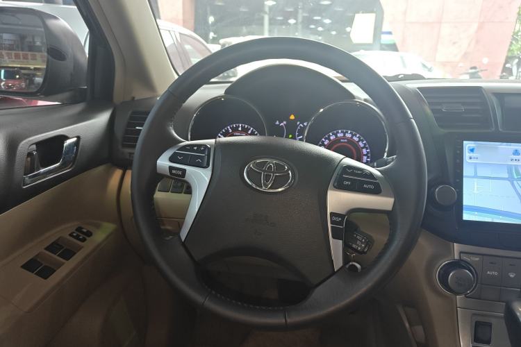 Used Toyota Highlander 2012 2.7L Two-Wheel Drive 7-Seater Luxury Edition
