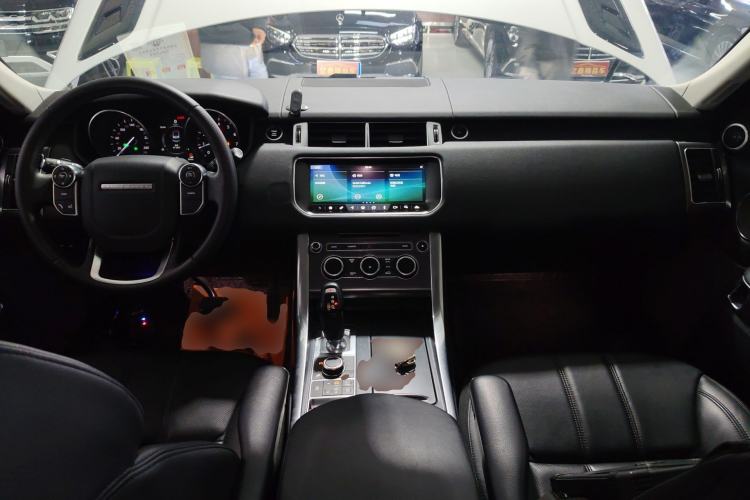 Used Land Rover Range Sport 2017 3.0 SC V6 SE Center Console