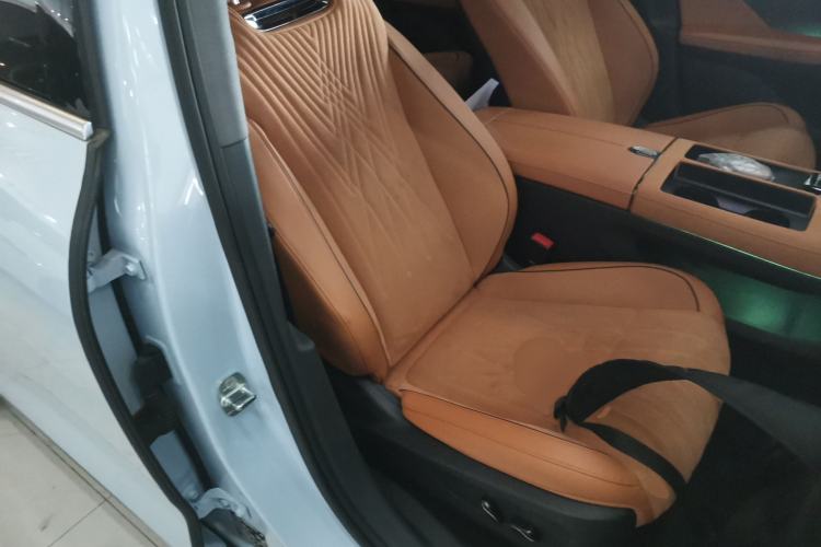 Used VOYAH PASSION 2023 Four-Wheel Drive Standard Edition Right Front Seat