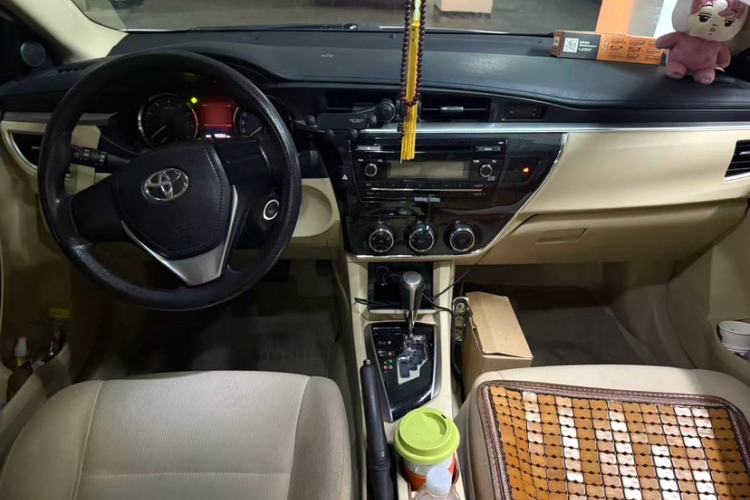 Used Toyota Corolla 2014 1.6L CVT GL-i Interior 1