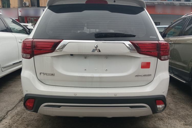 Used Mitsubishi Outlander 2020 2.4L 4x4 Zhi Xiang Edition 5 Seats Rear