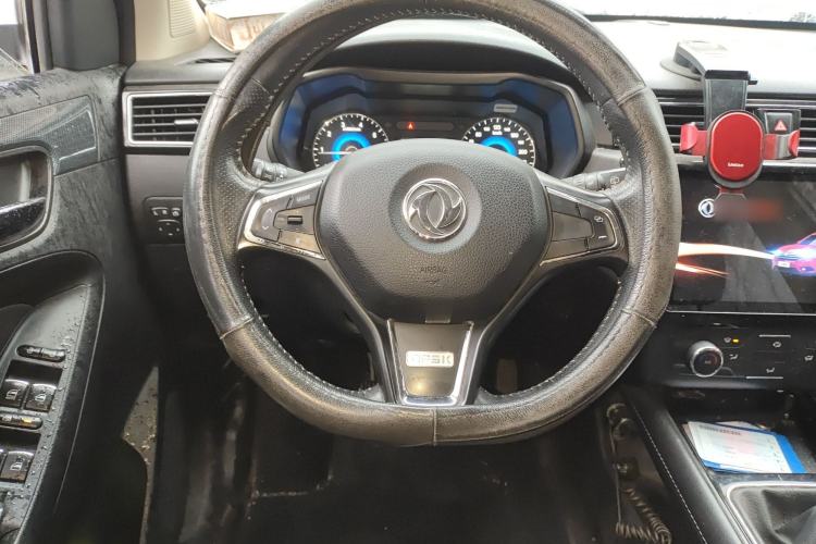 Used Dongfeng Fengon 580 2016 1.5T Manual Luxury Edition
