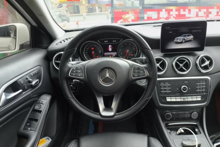 Used Mercedes-Benz GLA 2018 GLA 200 Fashion Model Steering Wheel