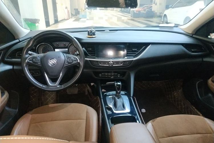 Used Buick Regal 2019 20T Elite Version China VI Standard Center Console