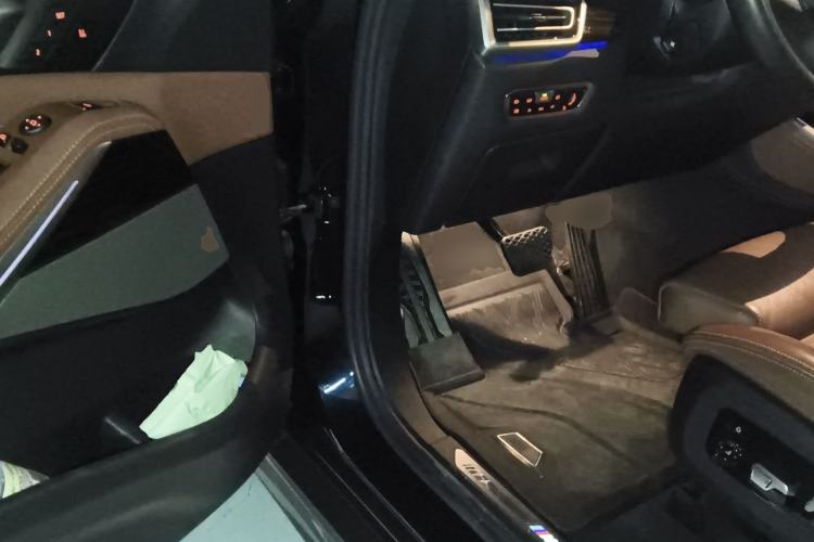 Used BMW X5 2019 xDrive40i Luxury Model with M Sport Package
