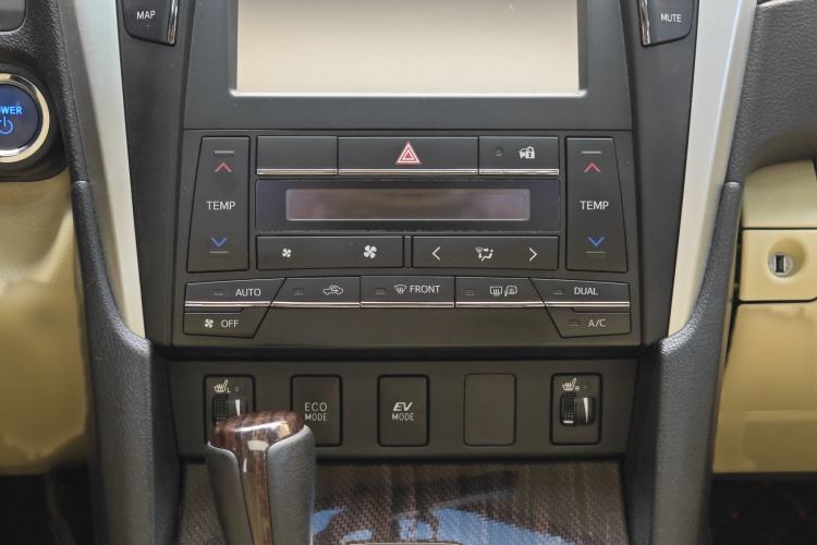 Used Toyota Camry 2015 Dual-Engine 2.5 HG Luxury Navigation Edition Audio And AC Panel