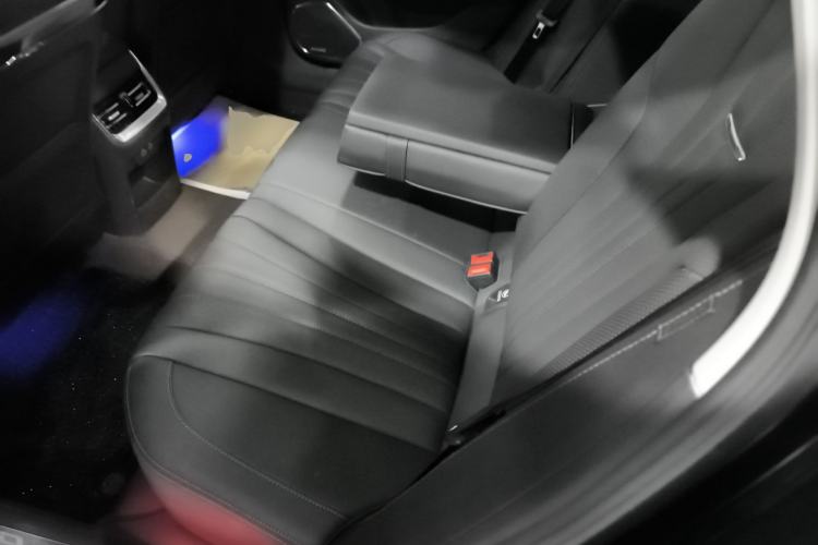 Used Hongqi H5 2024 2.0T Automatic Smart Connect Flagship Edition Left Rear Seat