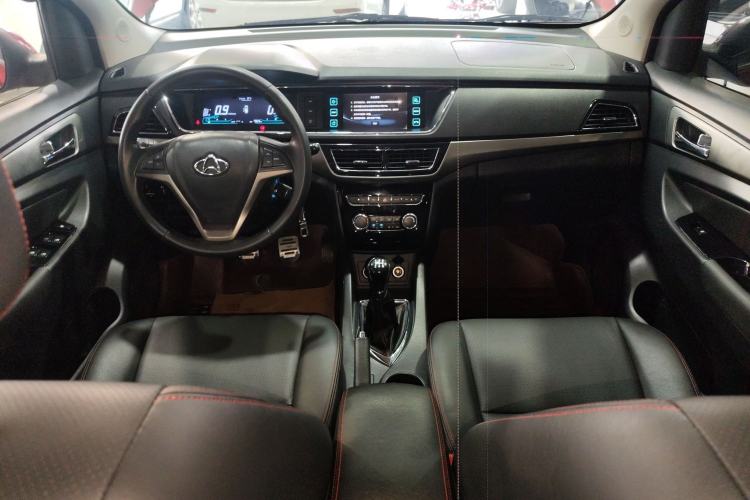 Used CHANGAN KAICHENG Oushang A600 2016 1.5L Manual Luxury 7-Seater Center Console