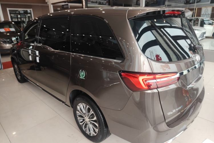 Used Buick GL8 2023 Land Executive Class Comfort Model
