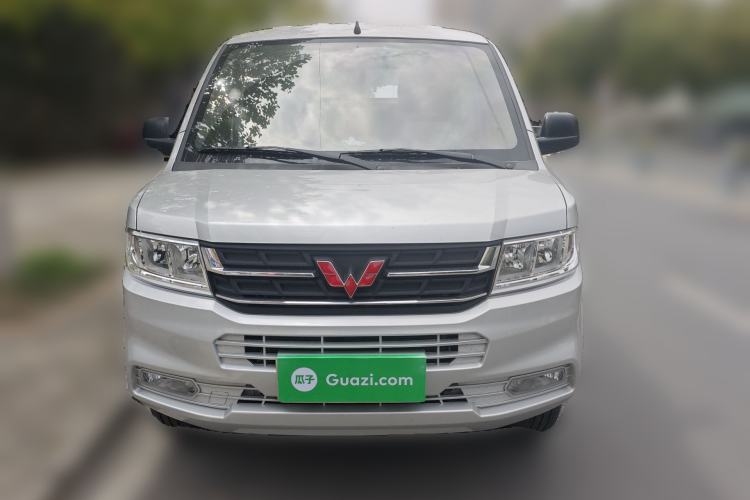 Used Wuling Rongguang New Truck 2024 2.0L Double-Cab Extra-Long Version with Dual Rear Wheels – Base Model Front