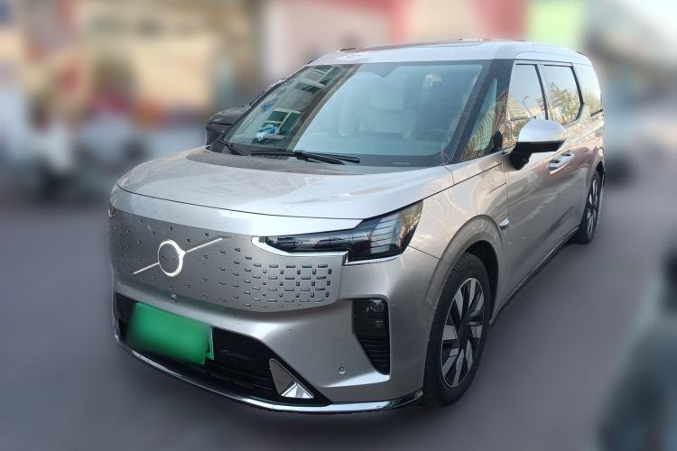 Used Volvo EM90 2025 Ultra Six-Seater