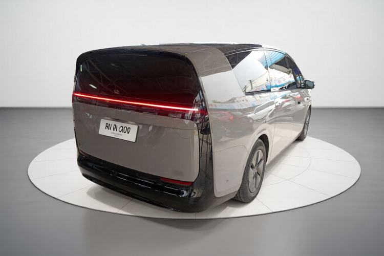 Used Li Auto MEGA 2025 Home Family Special Edition Rear Right 45 Deg